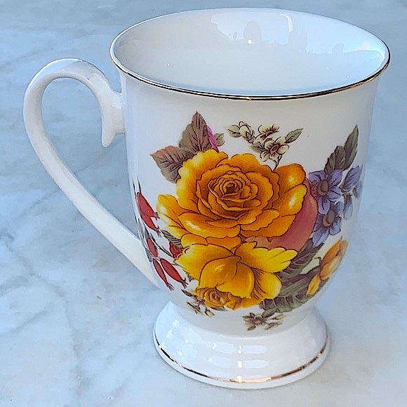 GRACES TEAWARE ROSES YELLOW COFFEE MUG CUP NEW FOOTED PORCELAIN - Picture 5 of 6